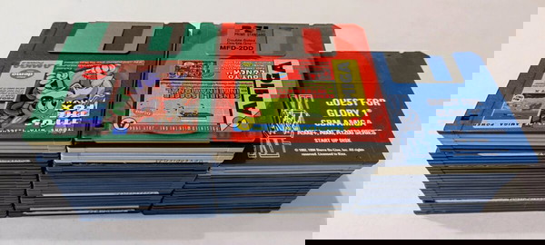 77 x Amiga Floppies LOT (Programs, Games, Demos etc)