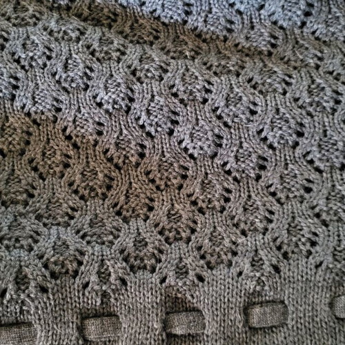 Northland Professional gray cardigan like new with embroidery and tie