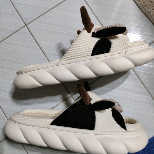 Slippers with cow design like new, size 37, white