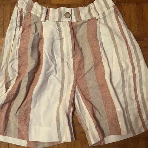 Gioya Co striped high-waisted shorts like new, multicolor