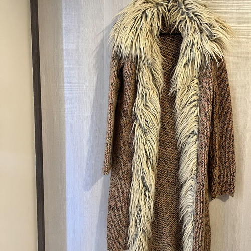 Knitted coat like new, size medium, beige and brown