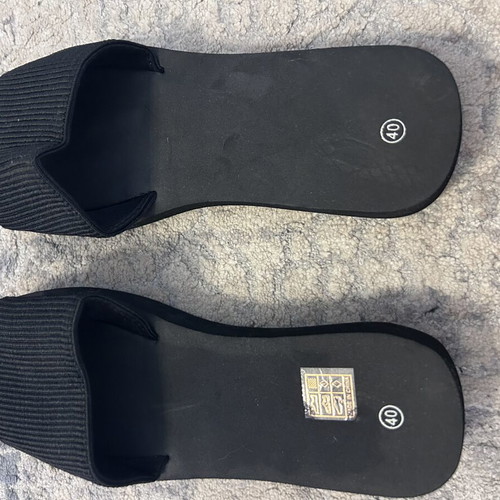 Elastic slippers size 40 new, black, lightweight and comfortable