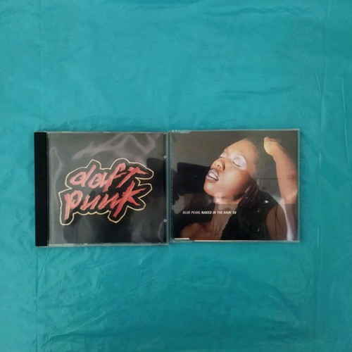 Blue Pearl Naked in the Rain '98 and Daft Punk Homework CD like new, electronic