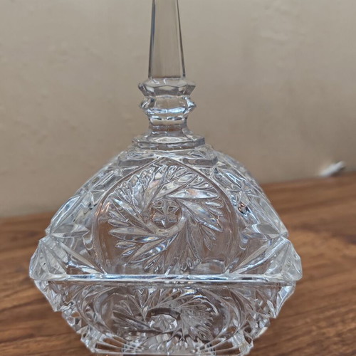 Vintage crystal hand-cut fountain used like new with lid and small vase