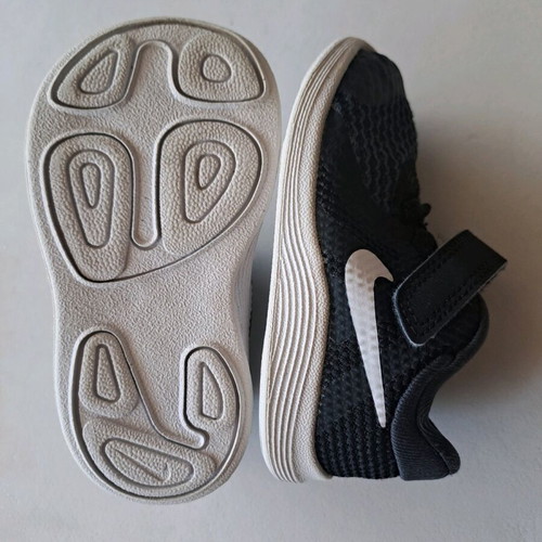 Nike shoes used size 19.5 baby black