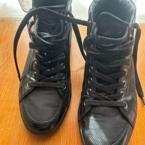 Prada shoes used with sole defect, size 44.5, black