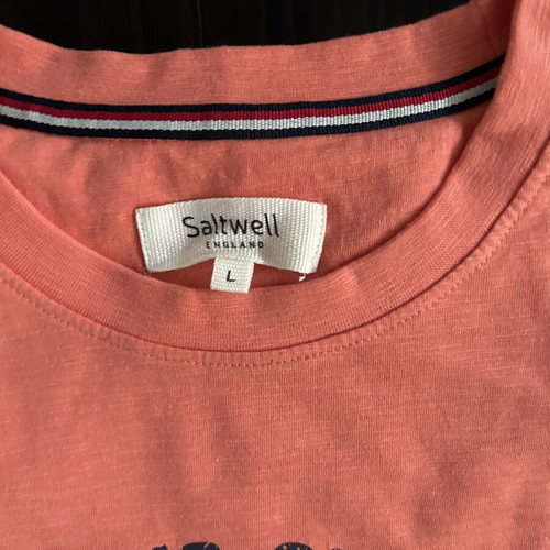Saltwell T Shirt like new, size L