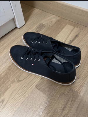 Tommy Hilfiger women's shoes like new, size 41