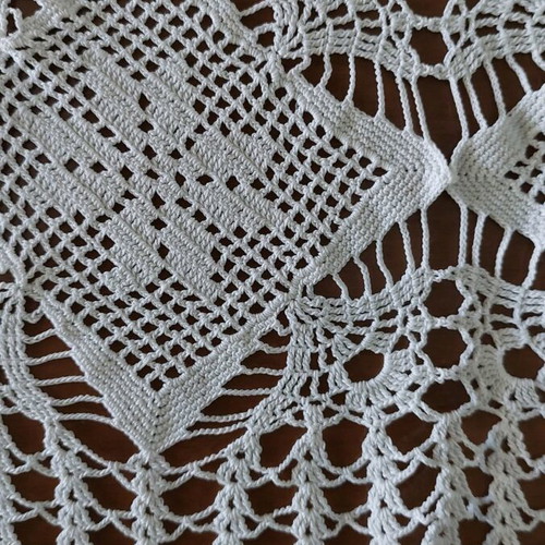 Set of white crochet tablecloth and square 170x170cm and 80x80cm new