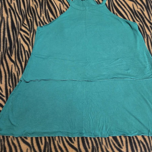 Attrattivo T-shirt like new, size S, green