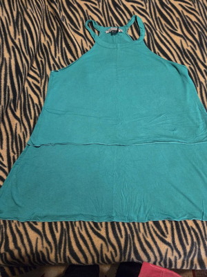Attrattivo T-shirt like new, size S, green