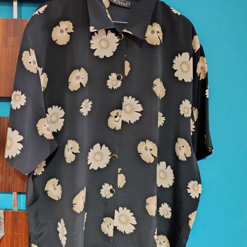 Vintage floral shirt like new, size XXL, black and beige
