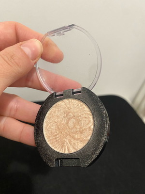 Maybeline New York Saltry Sand 13 eyeshadow used
