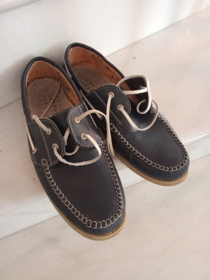 Leather sailing shoes
