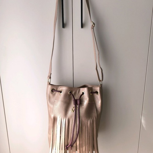 Veta shoulder bag pink gold like new, drawstring style with burgundy cord