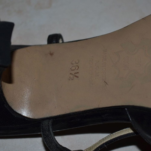 Kollias black leather pumps like new unworn