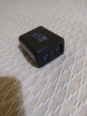 Зарядно GaN 65W с USB-C и USB-A портове ново