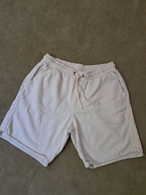 Quiksilver shorts size S like new, ecru