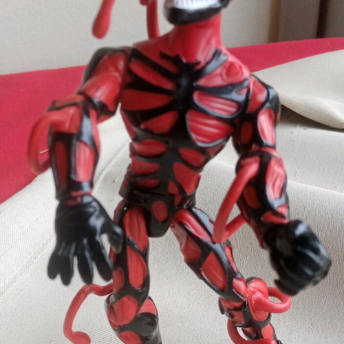 Carnage Disney Store Marvel Toybox action figure like new, 13 cm
