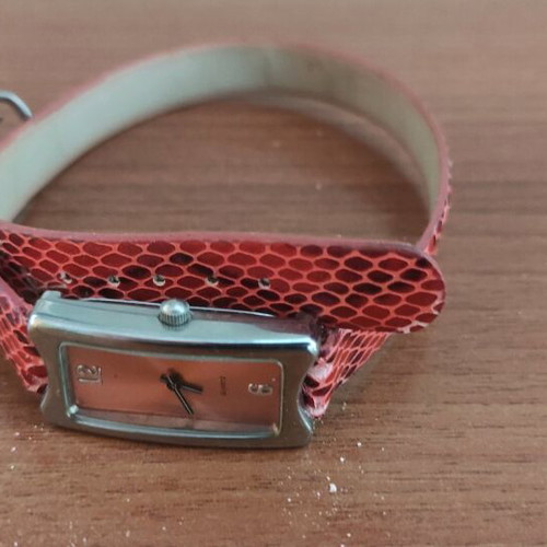 Women's wristwatch used