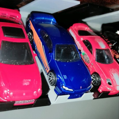 Hot Wheels bases new, stand