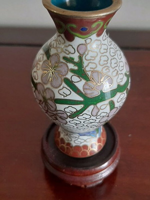 Cloisonne used, height 7.5 cm