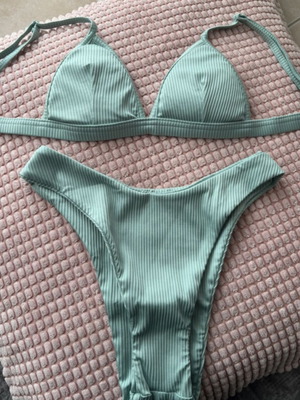 Bikini Luigi veraman color size S/M like new with padding
