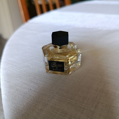 Flora by Gucci Miniature Perfume 5ml new, collectible