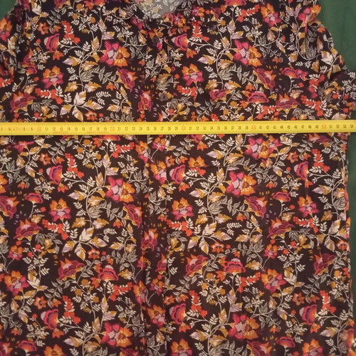 H&M shirt used, black floral M/L