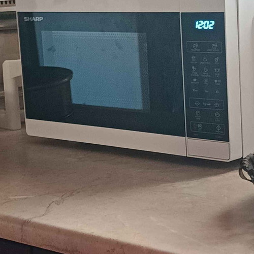 Sharp microwave oven with grill 20lt white