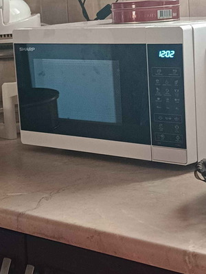Sharp microwave oven with grill 20lt white