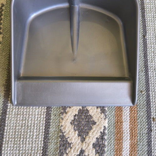 Large dustpan with handle new