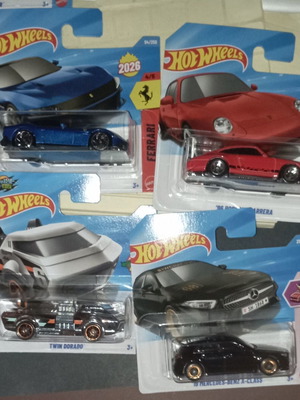 Hot Wheels σφραγισμένα αυτοκινητάκια, σετ 4: Ferrari, Mercedes-Benz A-Class, Twin Torado