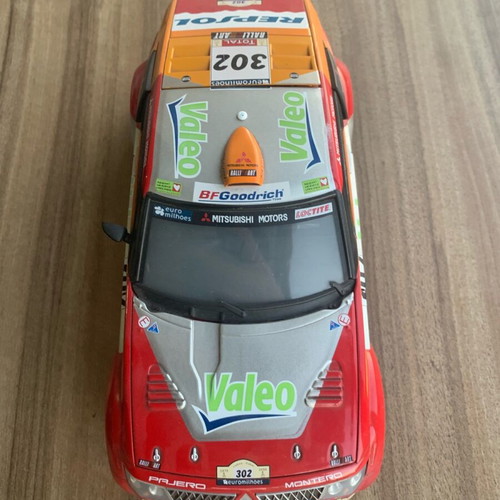 Mitsubishi Pajero Rally Raid 1/18 Solido - Modélisme