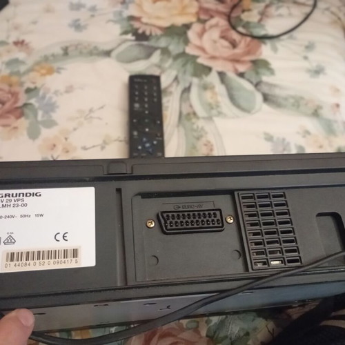 Grundig GV29 VPS VHS player used, fully functional with remote