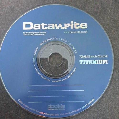 Titanium CD-R 52x 700MB 80min 100pcs and 2 DVD+R DL 240min 8.5GB