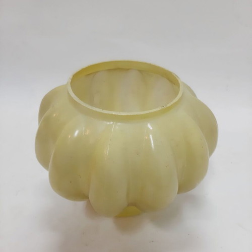 Vintage glass lampshade like new, 13.5×17 cm, retro lighting