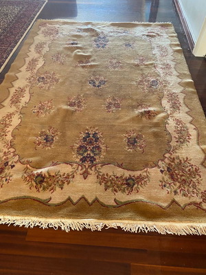 Machine-made rug used 2.58x1.83 with thick pile
