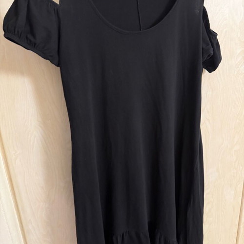 Dress black with sleeves and frill, like new, size XL
