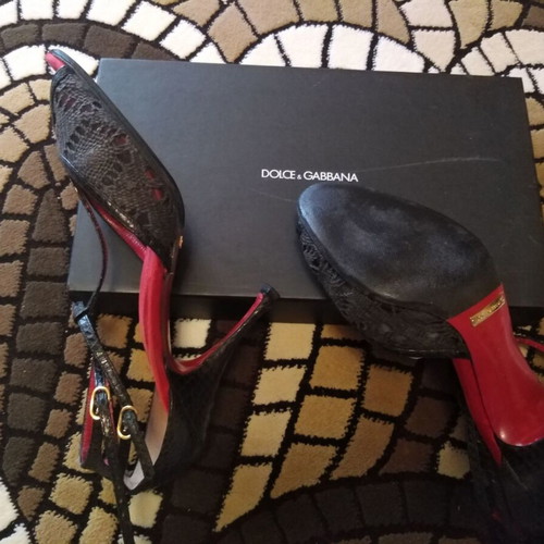 Πέδιλα Dolce Gabbana σαν καινούργια, δέρμα φίδι με κόκκινο πάτο, τακούνι 9 πόντοι