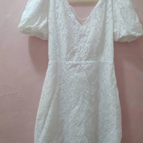 Mango short dress white broderie with back opening like new