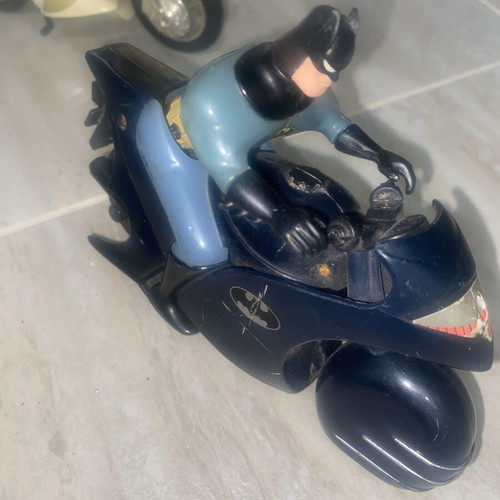 Collectible motorcycle toys used, Yamaha with broken parts