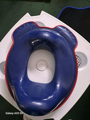 Παιδική τουαλέτα σαν καινούργιο, μπλε ανθεκτικό υλικό