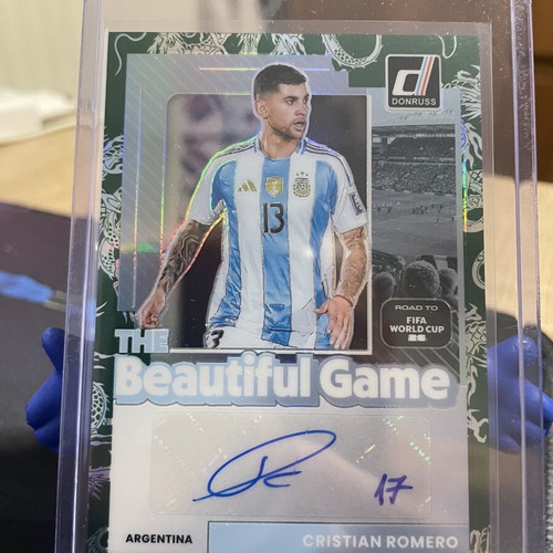Donruss Road to World Cup 2025-26 Cristian Romero Auto Card like new