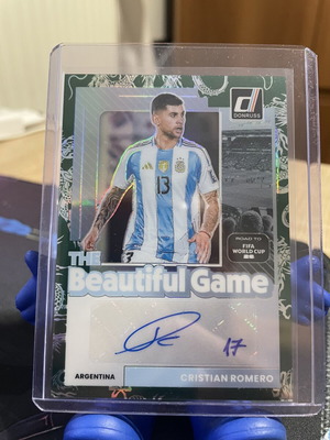 Donruss Road to World Cup 2025-26 Cristian Romero Auto Card like new