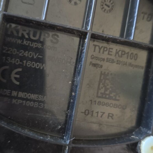 Krups Nescafe Dolce Gusto KP100 coffee machine like new, capsule