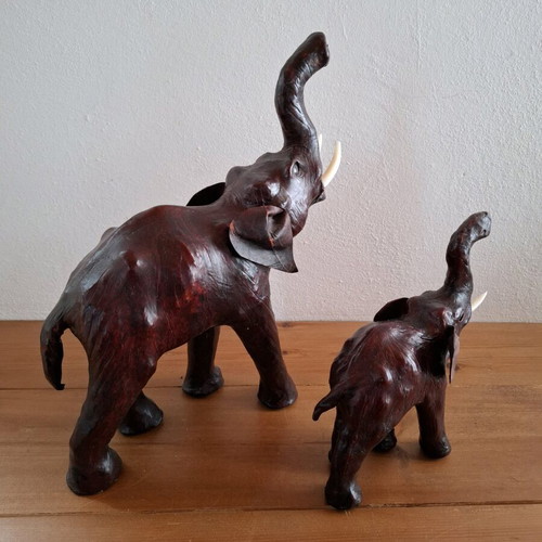 Elephant set decorative like new