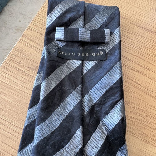 Tie like new