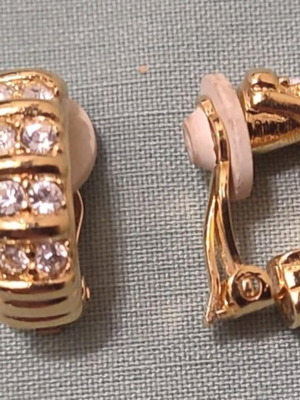 Swarovski clip-on earrings like new, gold with clear crystals