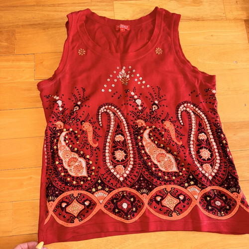 Red top size M